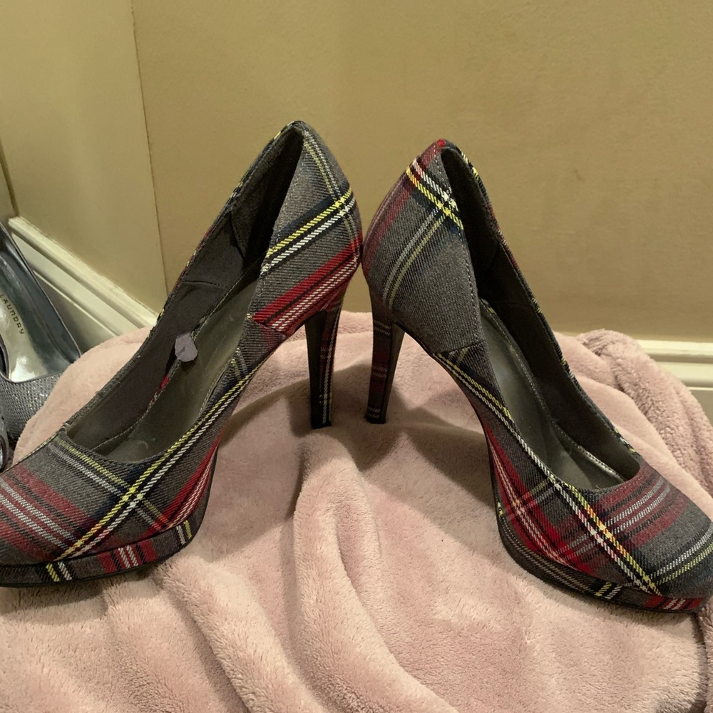 Plaid pumps - Picture 10 of 10